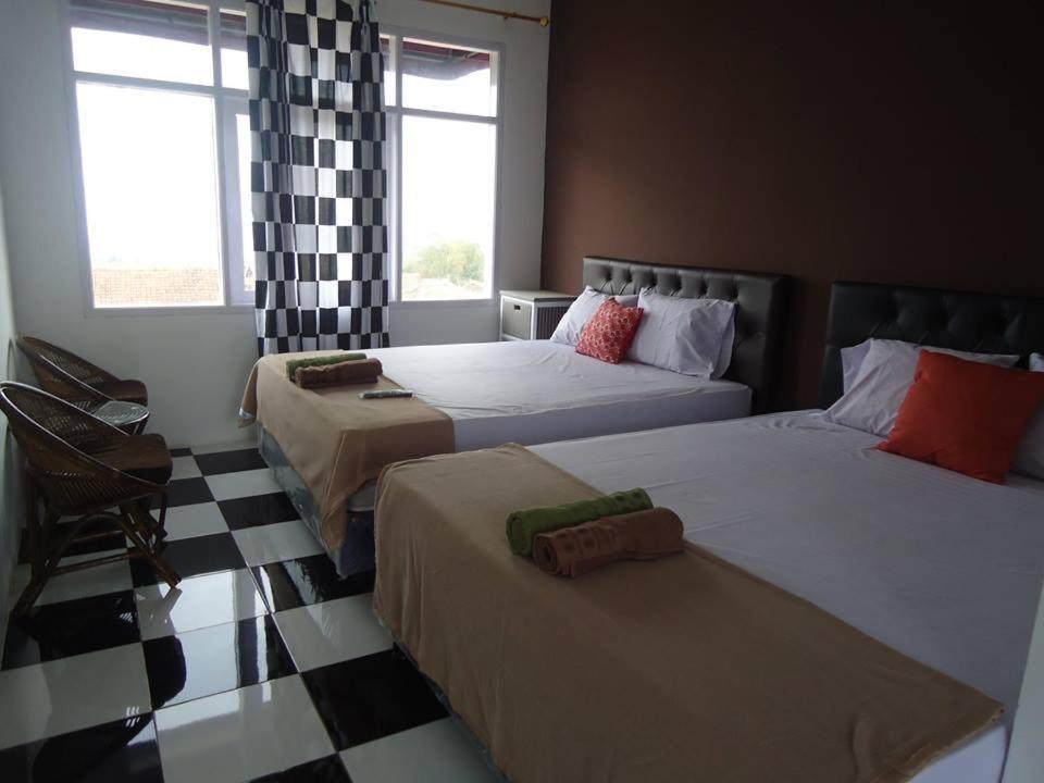 อมัวรี เวนิส Hotel บันดุง ภายนอก รูปภาพ