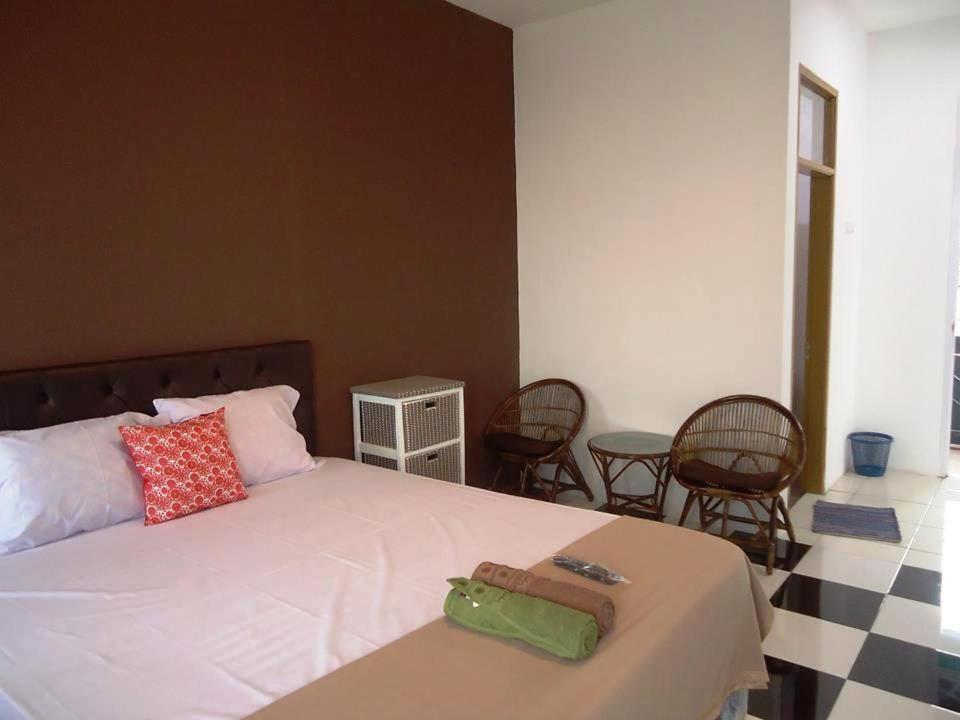 อมัวรี เวนิส Hotel บันดุง ภายนอก รูปภาพ