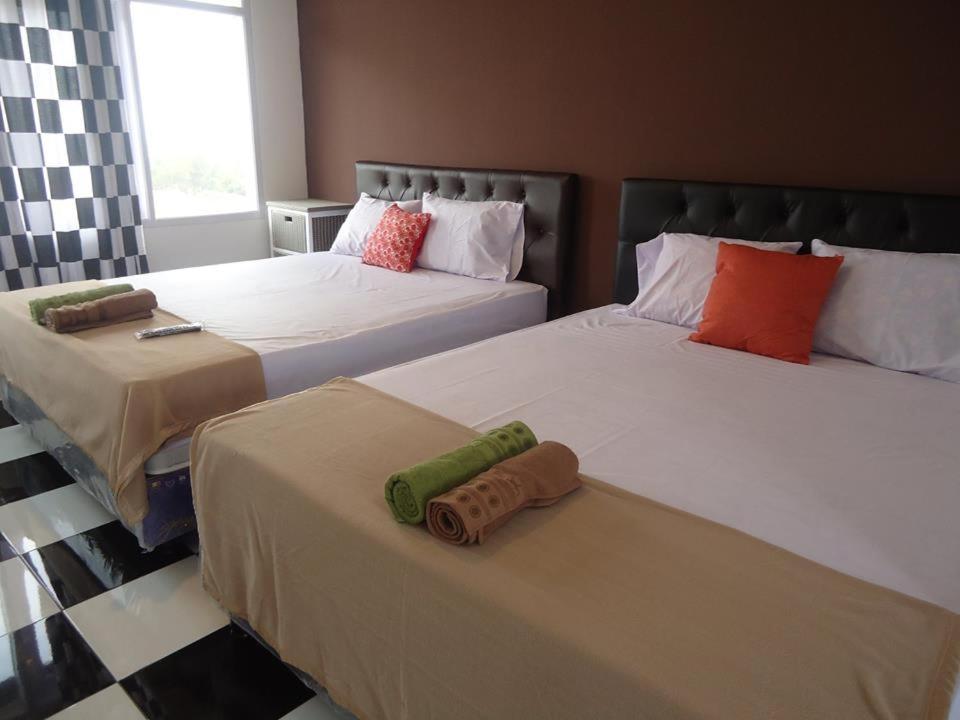 อมัวรี เวนิส Hotel บันดุง ภายนอก รูปภาพ